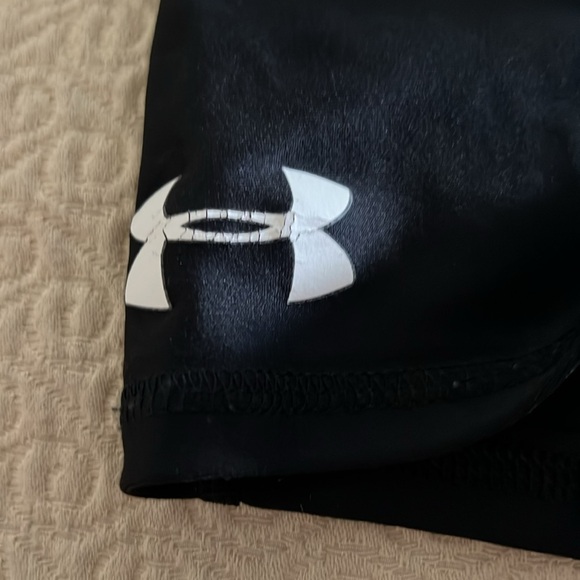 Under armour shorts - Picture 2 of 3